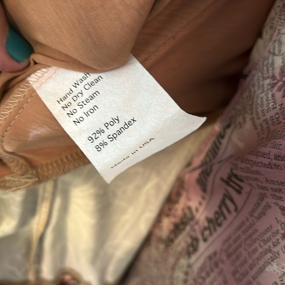 2 piece Tank top and belted over jacket “nothing matches” newspaper print fabric - Picture 10 of 17